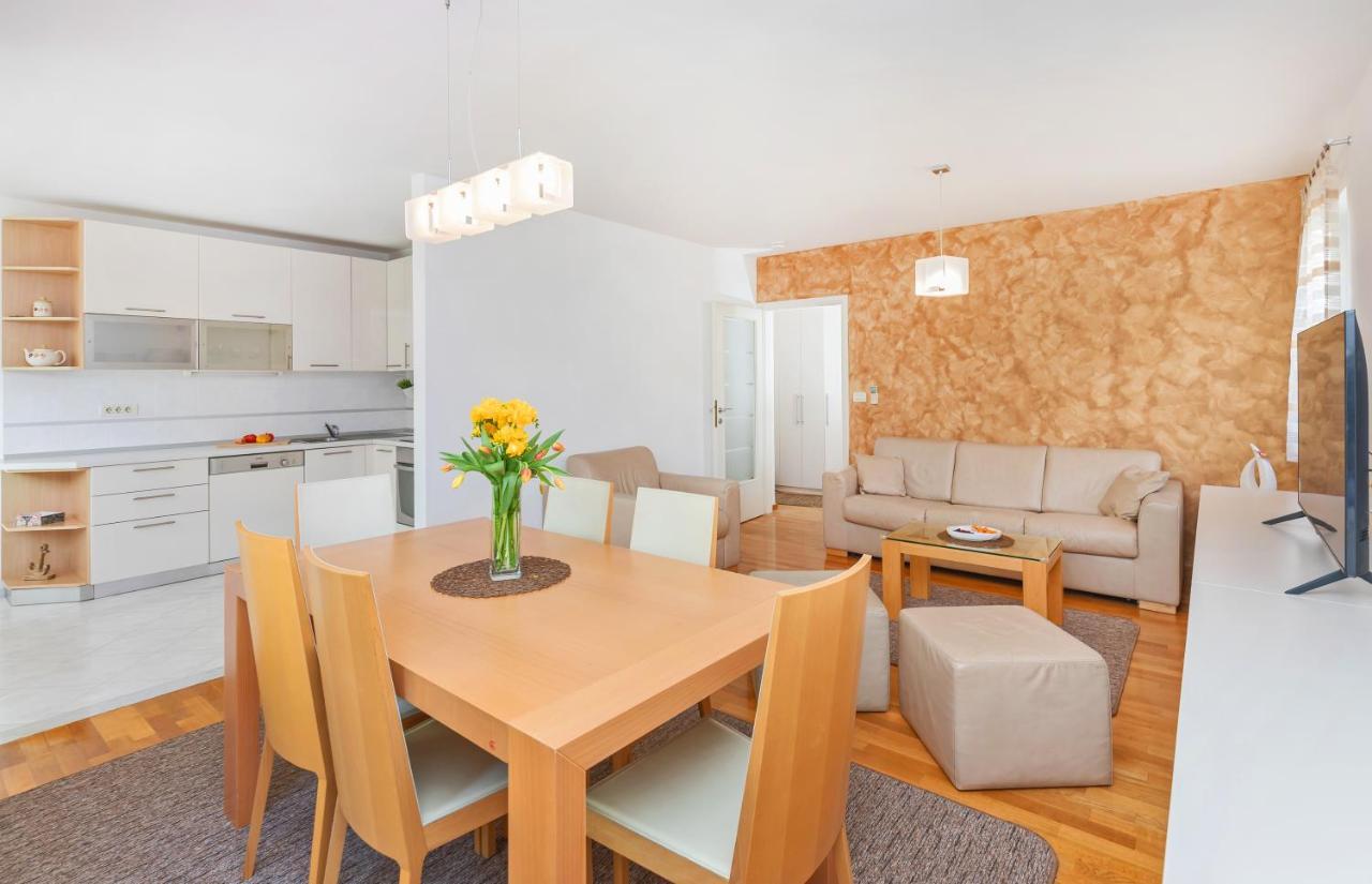 Comfortable Apartment Laura Lapad With Garage Dubrovnik Exterior photo