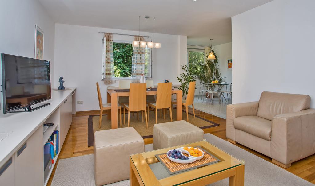 Comfortable Apartment Laura Lapad With Garage Dubrovnik Exterior photo